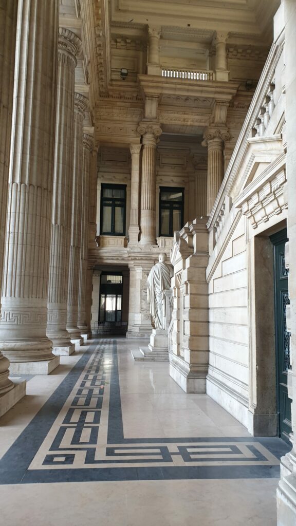 Avocat Divorce - Palais de Justice - Droit Pénal - Bruxelles Tribunaux FR